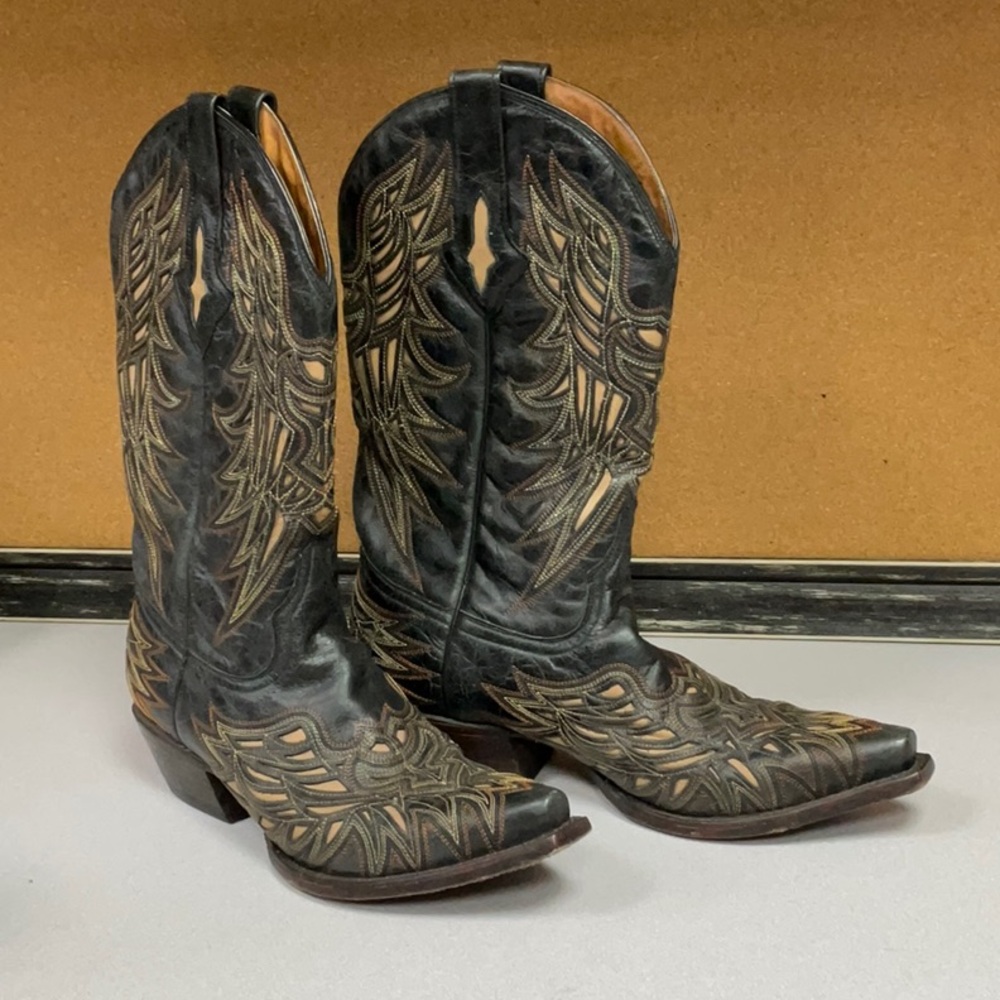 Men's Black and Tan Western Cowboy Boots - with Cut outs Leather size 9D